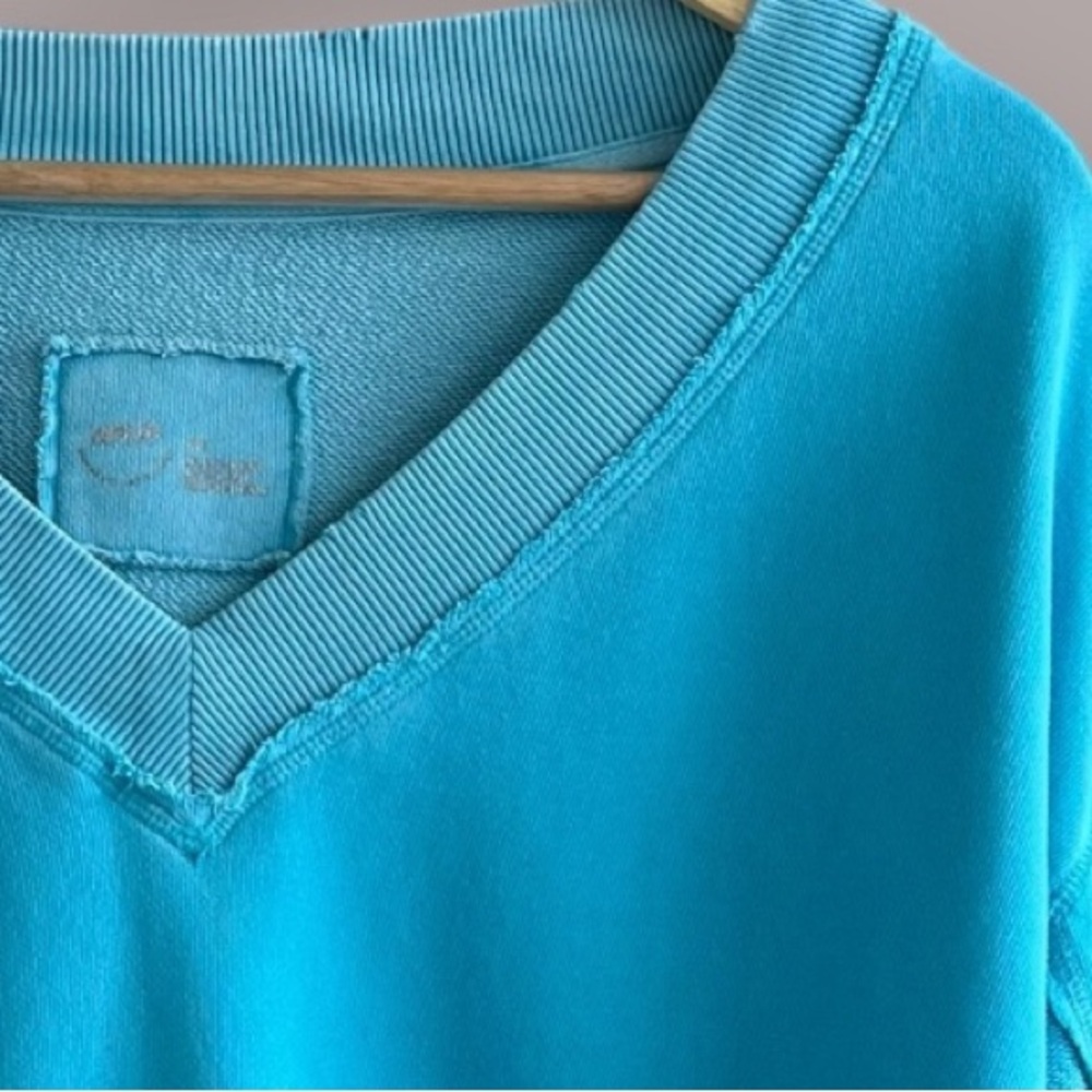 Aerie Vacay Every Day V-Neck Sweatshirt in bright blue - Picture 6 of 14